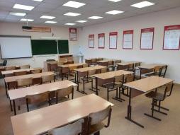Кабинеты математики

Все кабинеты оборудованы интерактивными досками с проекторами,  все подключены к ноутбукам учителей с высокоскоростным доступом в сеть Интернет.